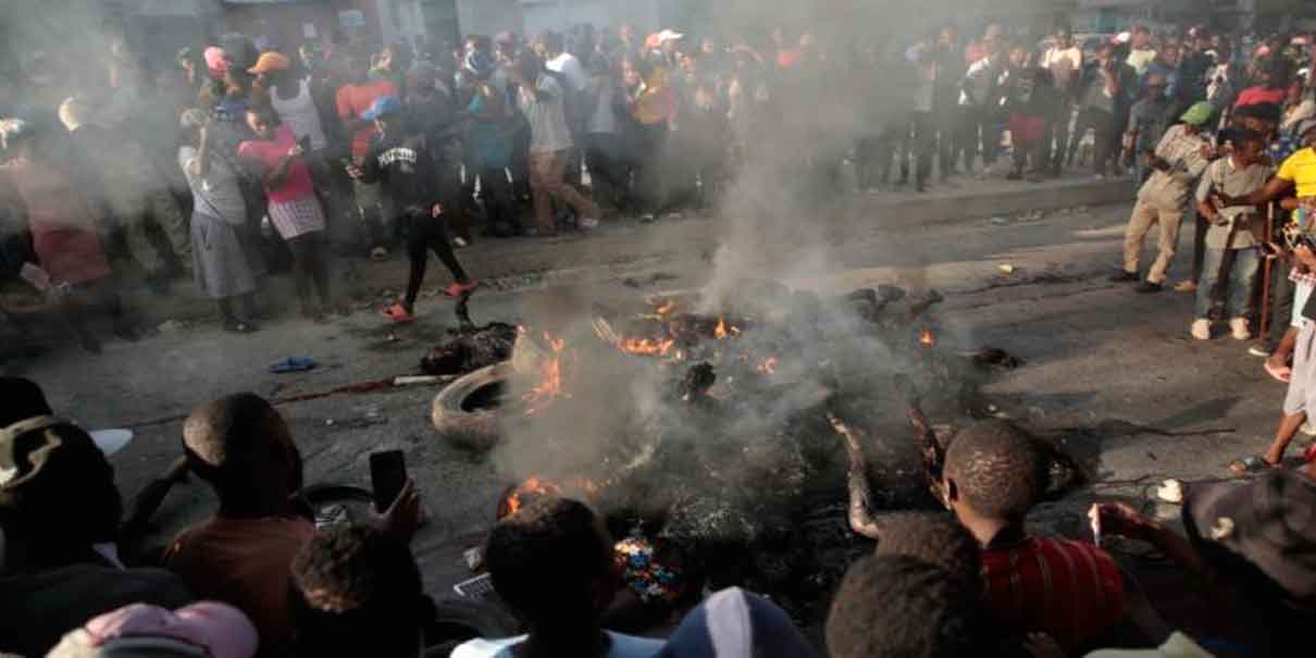 Linch4n y QUEM4N VIVOS a 10 presuntos pandilleros en Haití