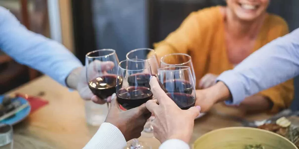 El fin de la polémica: ¿beber un poco todos los días es alcoholismo?