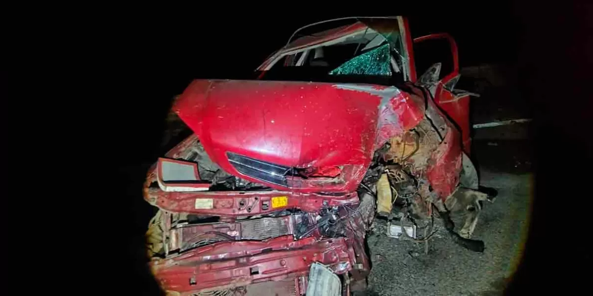 Murió conductor al estrellarse contra barra de contención en la Sierra Norte
