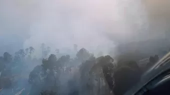 Al menos 7 escuelas sin clases por incendio forestal en zona de Zacatlán