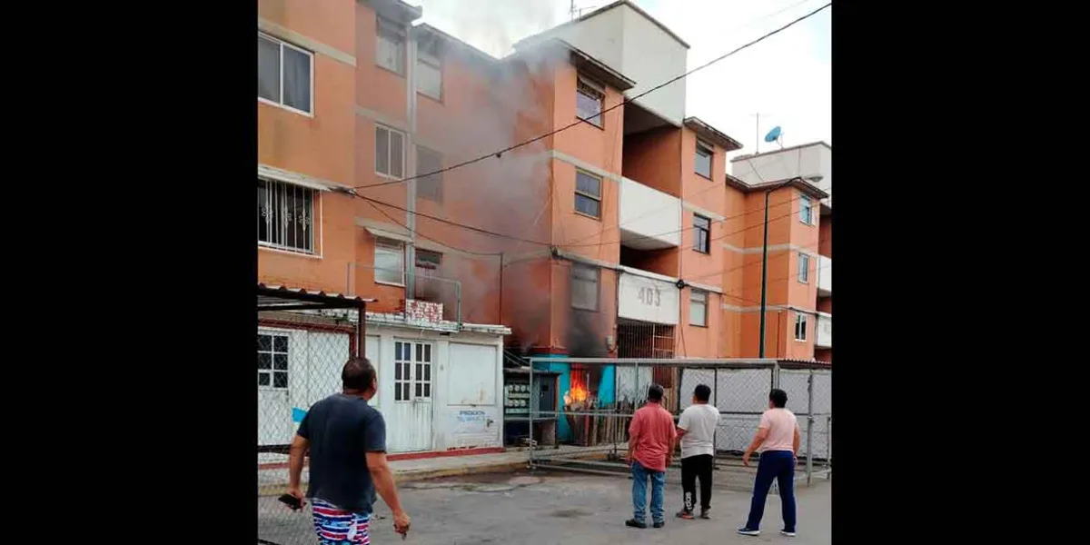 Incendio en San Martín Texmelucan moviliza cuerpos de emergencia