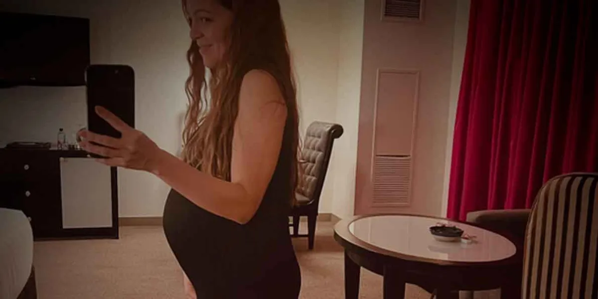 “Cinco meses y seguimos de gira”: Lafourcade comparte su embarazo