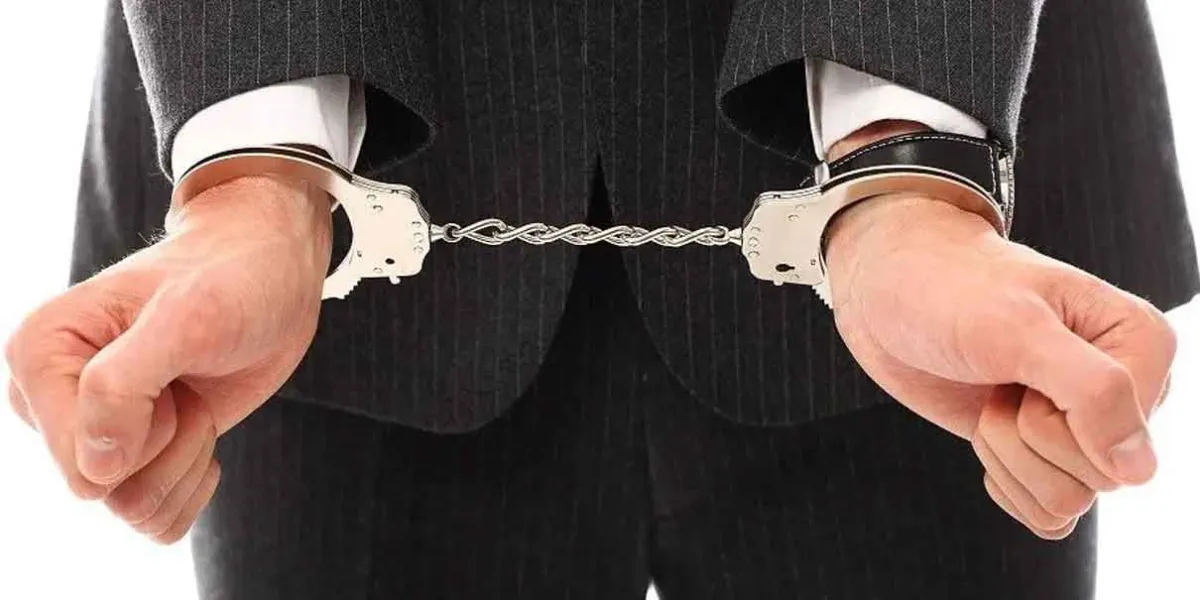 Fue detenido servidor público de Puebla por actos de corrupción