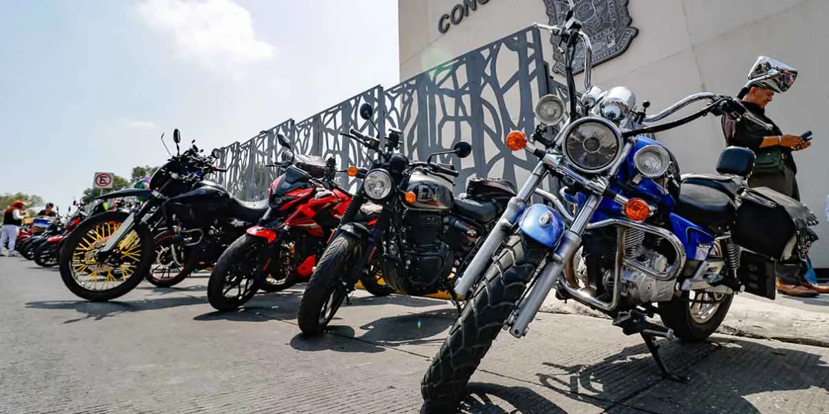 En Puebla no hay desabasto de placas para motociclistas: se aplican cambios por Ley Casco