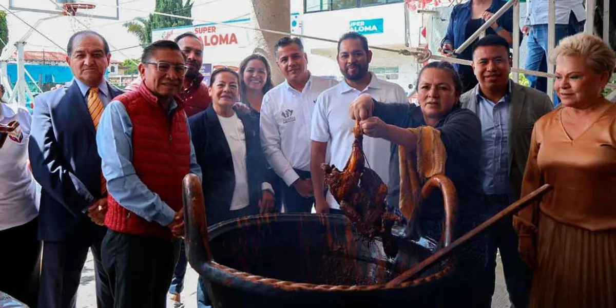 San Pedro Zacachimalpa celebra su Primera Feria del Mole con tradición y sabor poblano
