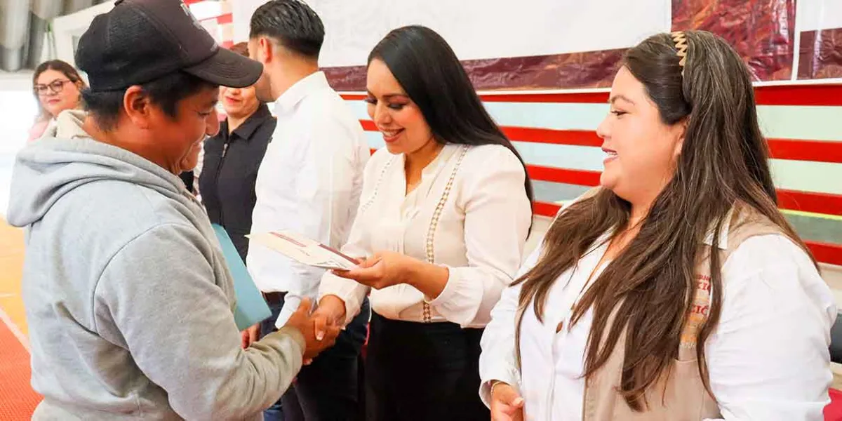 San Pedro Cholula entrega más de 600 tarjetas de la Beca Universal “Rita Cetina”