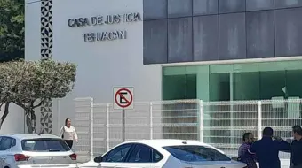 Evacúan Casa de Justicia de Tehuacán por amenaza de bomba