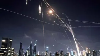 Irán lanza decenas de misiles contra Israel tras bombardeo en Teherán