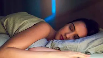 Dormir de lado: una postura avalada por la ciencia para mejorar la salud