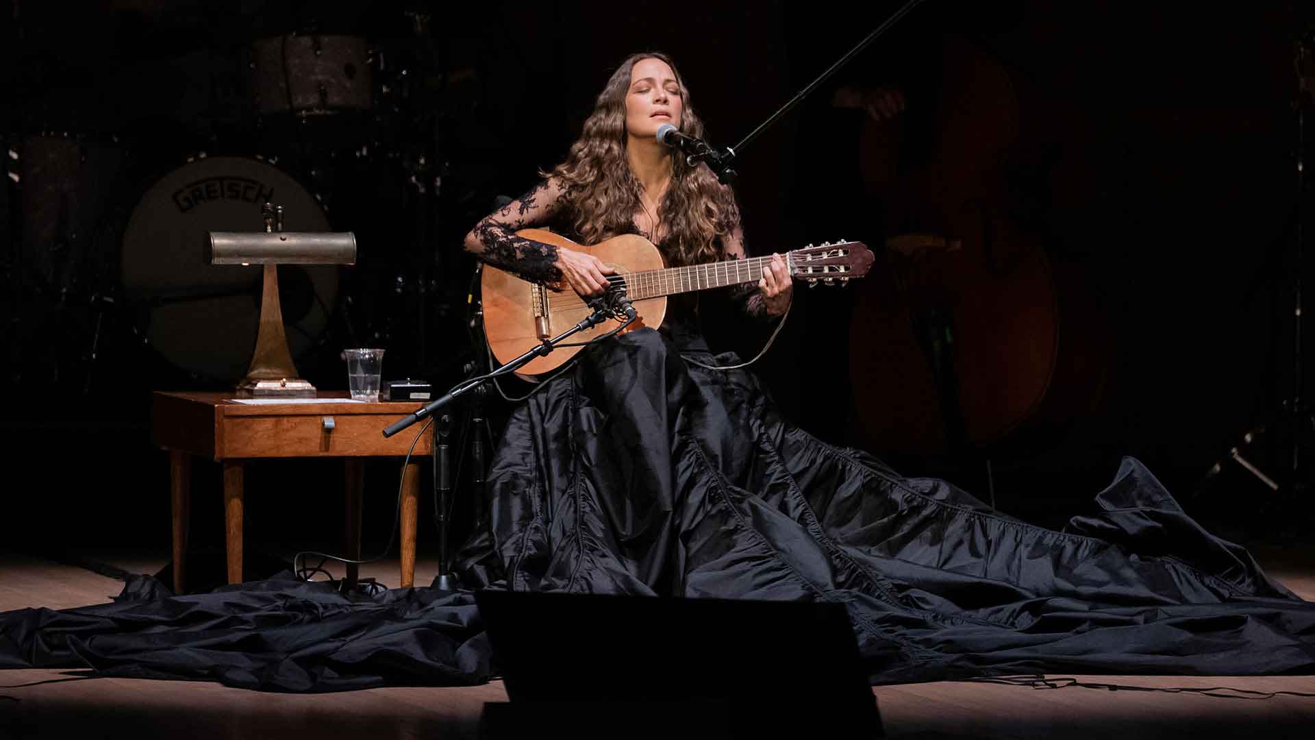 “Cinco meses y seguimos de gira”: Lafourcade comparte su embarazo