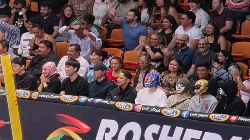 ¡BTS invade la Arena México! Místico enloquece al público con homenaje al grupo