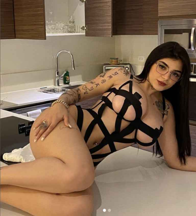 Foto más cara que vende Karely Ruiz 