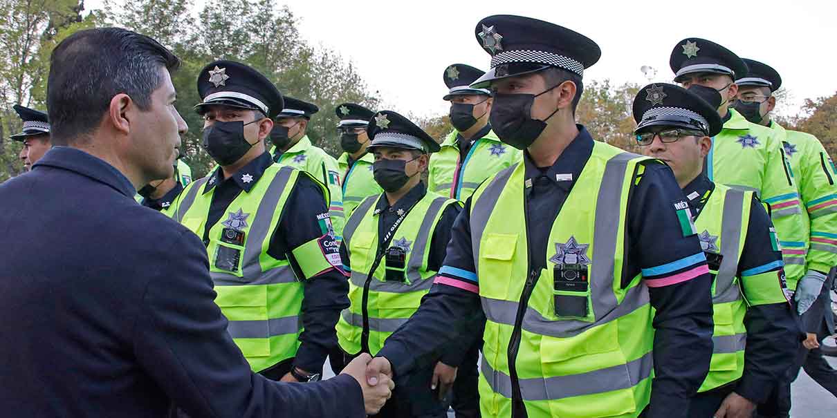 2 mil 600 policías de Puebla capital recibieron uniformes y equipamiento