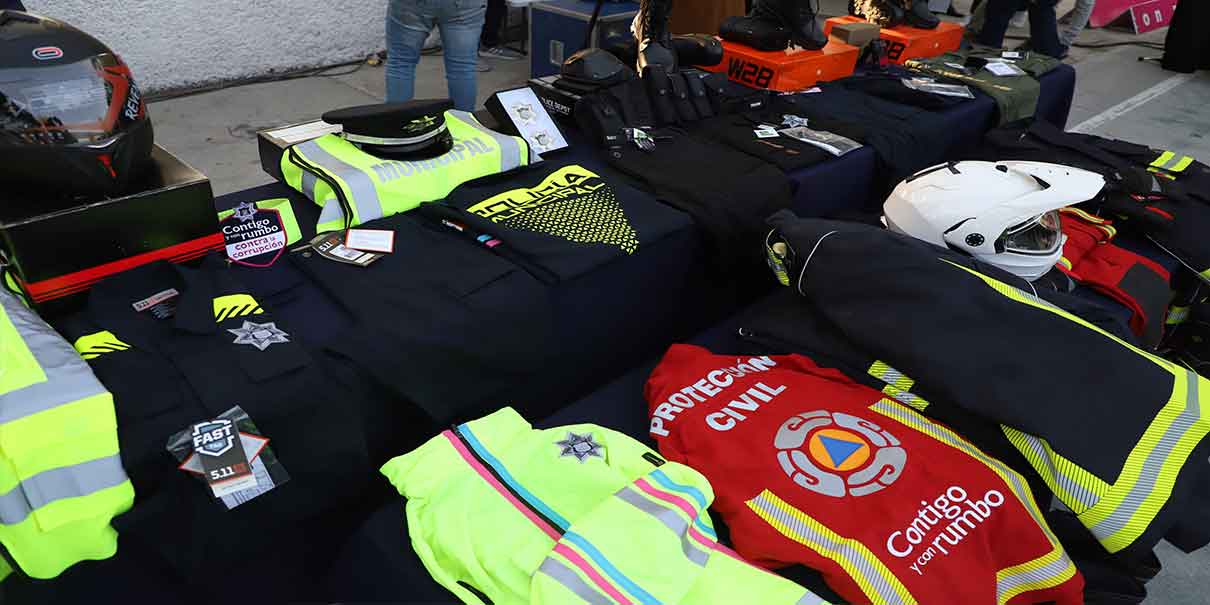 2 mil 600 policías de Puebla capital recibieron uniformes y equipamiento