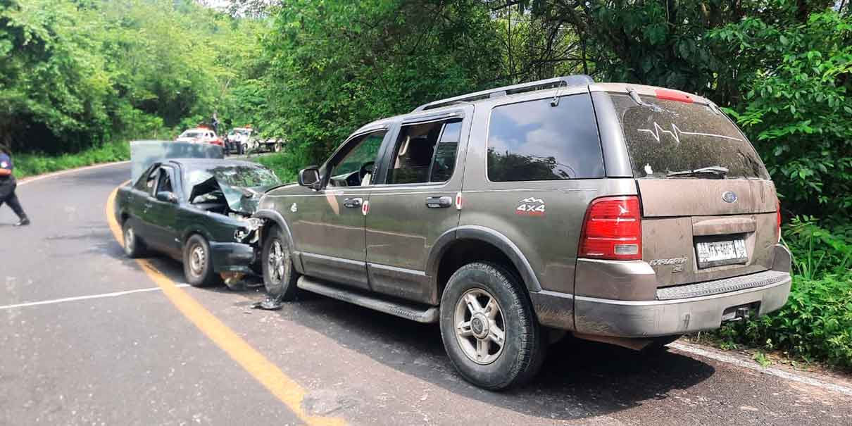 Impacto de autos dejó cuatro heridos en carretera de Pantepec