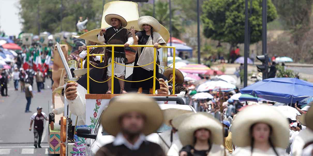 Obrador reconoció la participación de los pueblos indígenas en la defensa de Puebla