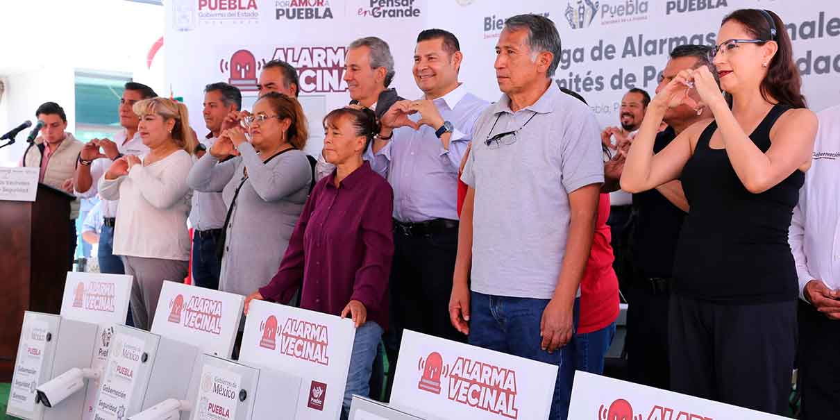 Entregan alarmas vecinales 