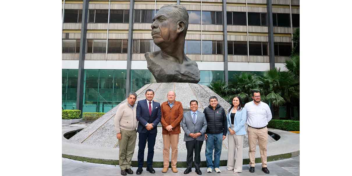 Alejandro Armenta recibe apoyos de Pemex
