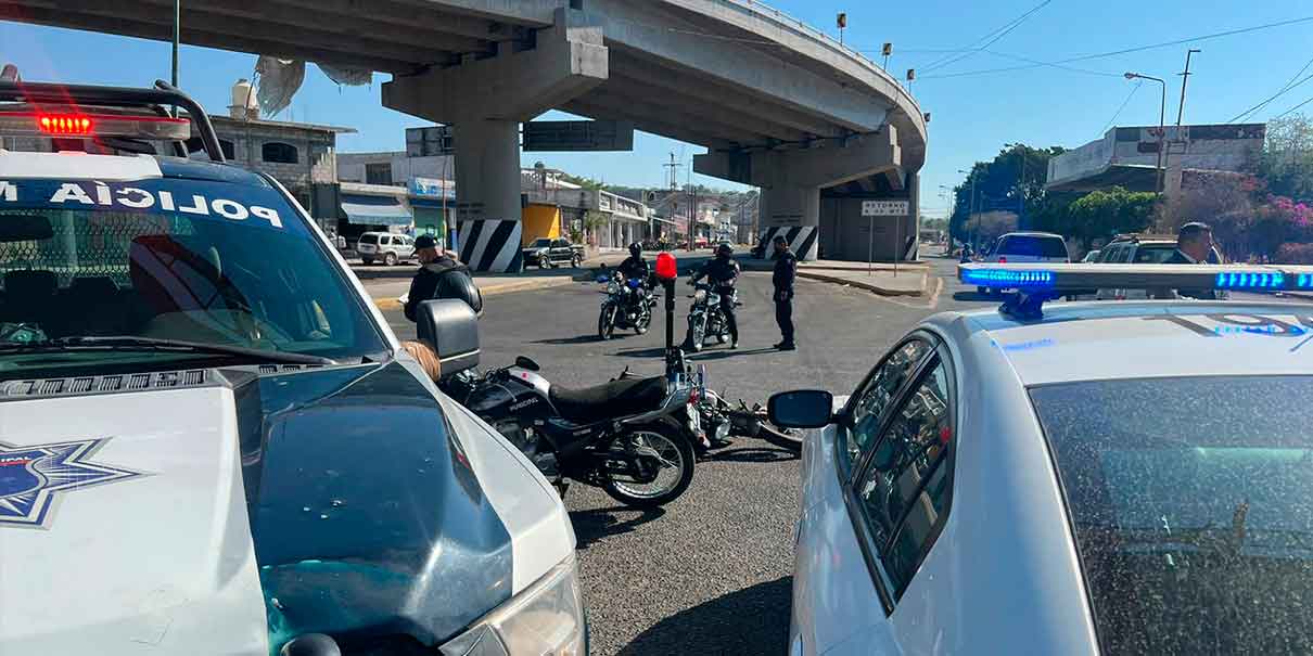 Auto y moto involucrados en aparatoso accidente en Izúcar