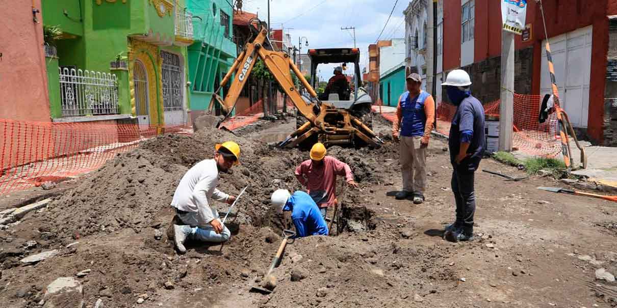 Avanzan obras en calles del Centro Histórico se Puebla entre ayuntamiento y Agua de Puebla