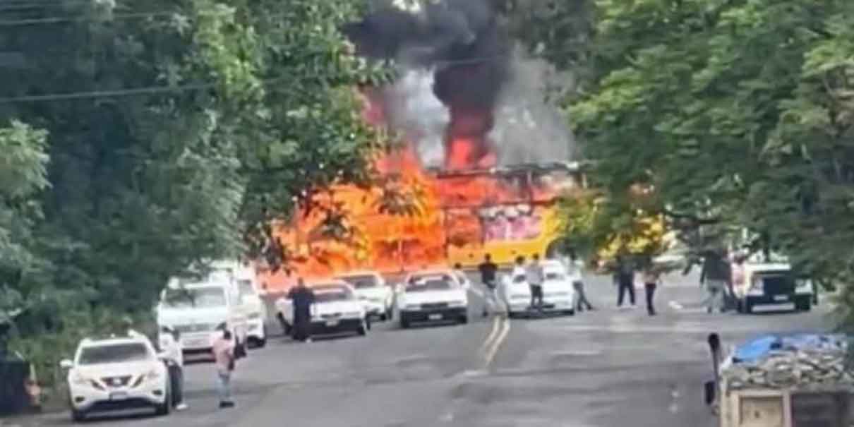 Narcobloqueos en Zitácuaro: CJNG deja menores heridos y un niño muerto