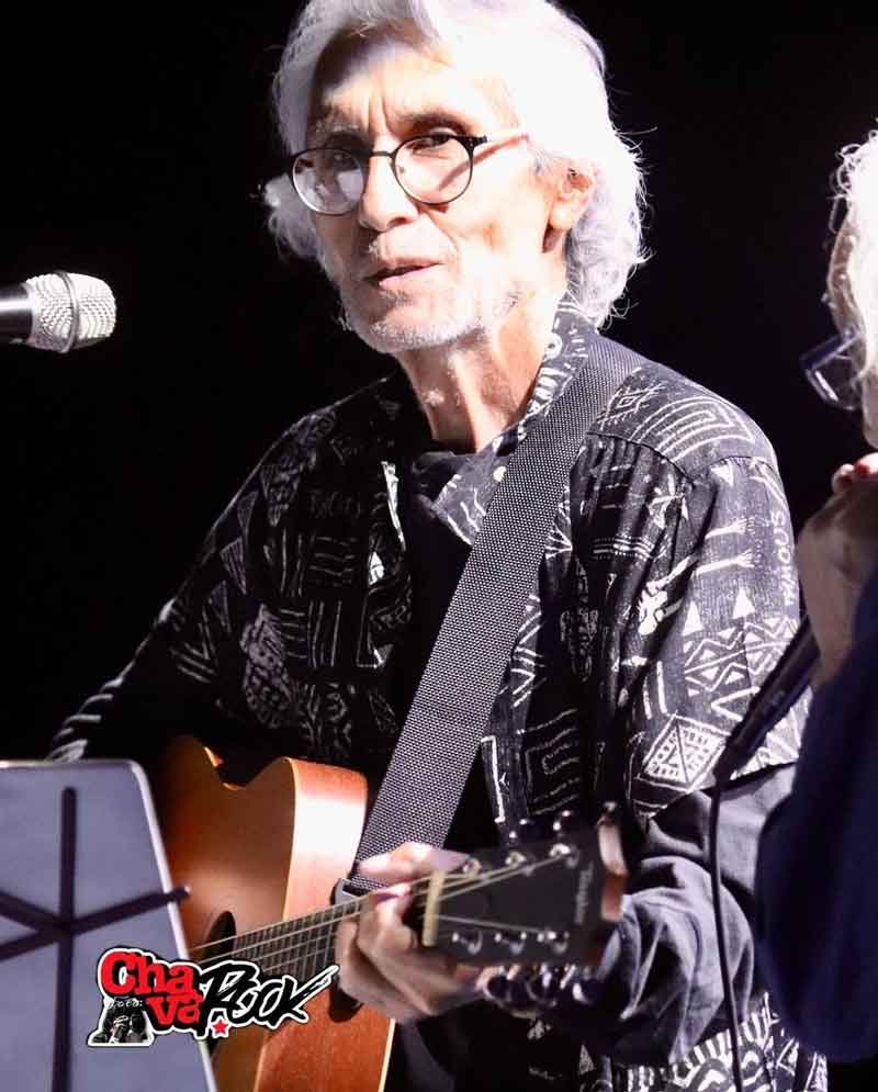 Carlos Arellano presenta "SIN/CON" y proyecta concierto homenaje en el CCU