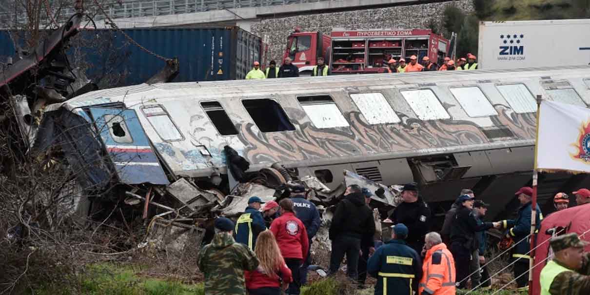 Choque de trenes deja al menos 36 muertos y 85 heridos