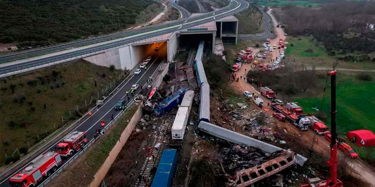 Choque de trenes deja al menos 36 muertos y 85 heridos