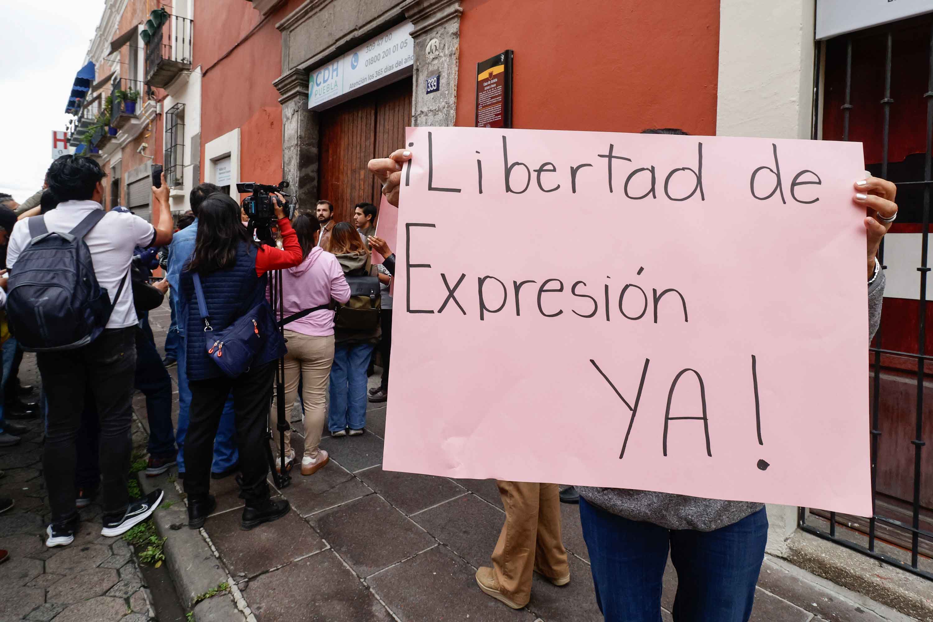 Ciudadanos solicitan impugnar la “Ley Censura” ante la Comisión de Derechos Humanos