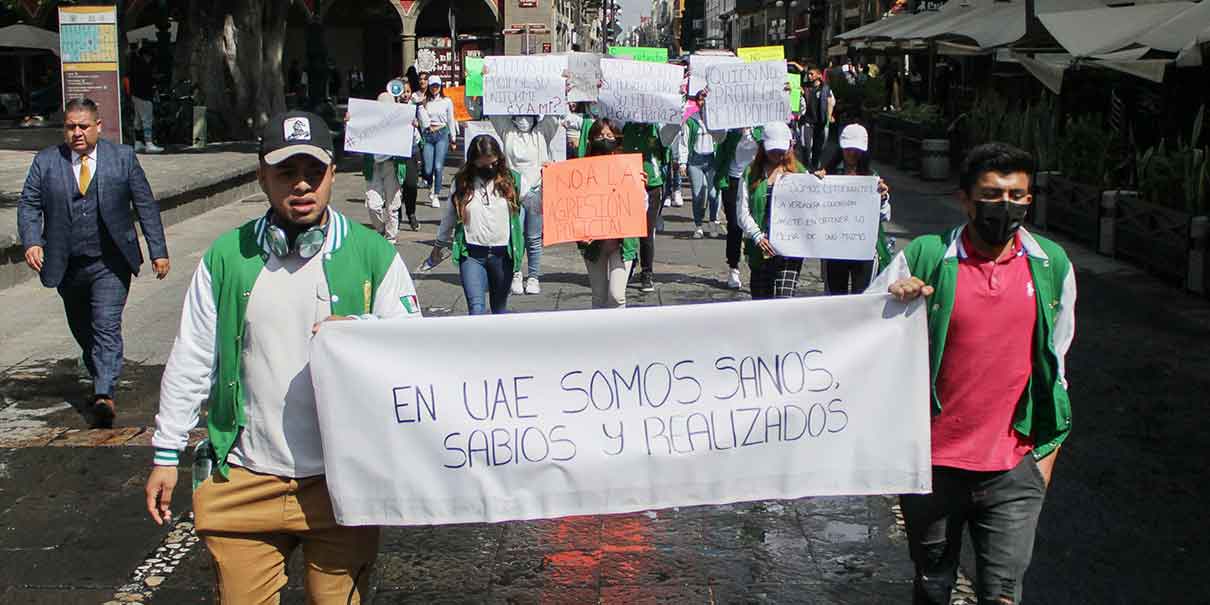 Comunidad estudiantil de la Universidad Alva Edison exigen destitución de policías municipales