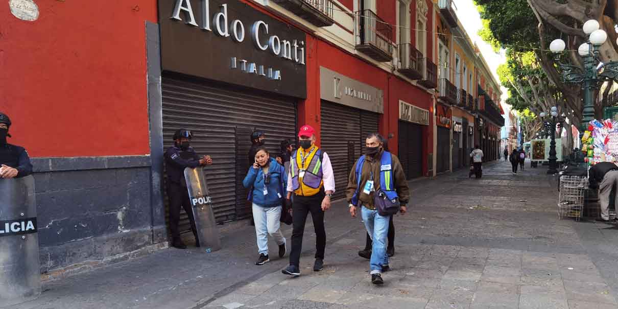 Con recorridos y operativos se retira el comercio informal en Puebla capital