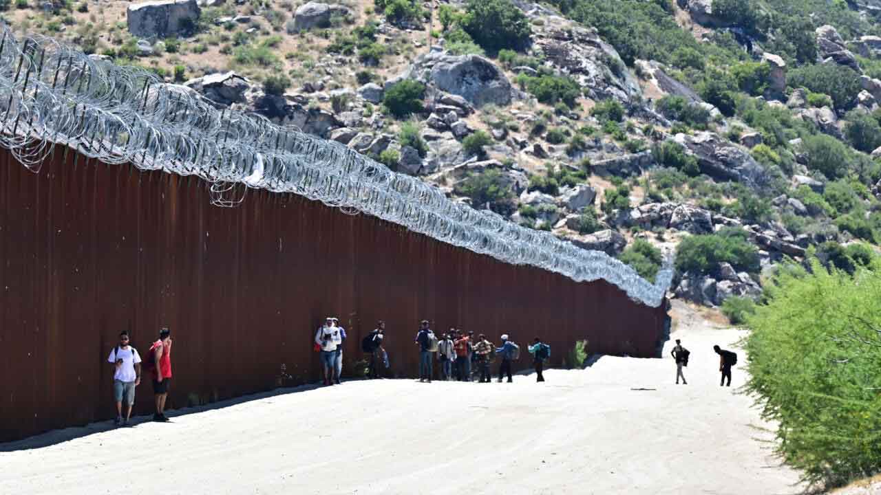 EU veta entrada a ciudadanos de 12 países tras ataque en Boulder