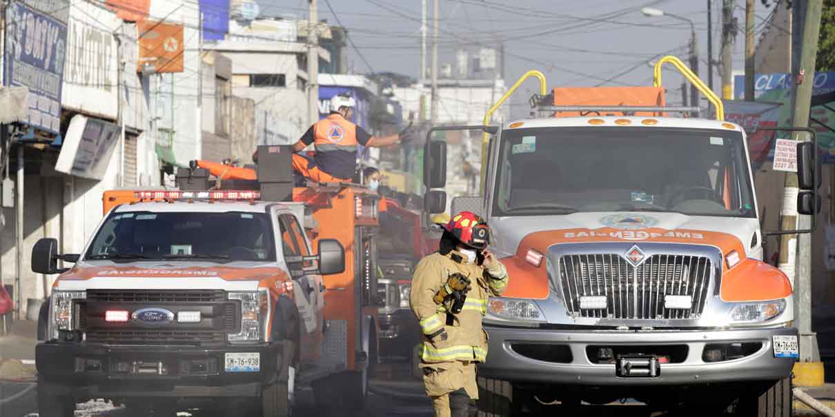 Consumió fuego bodega con material textil y autopartes