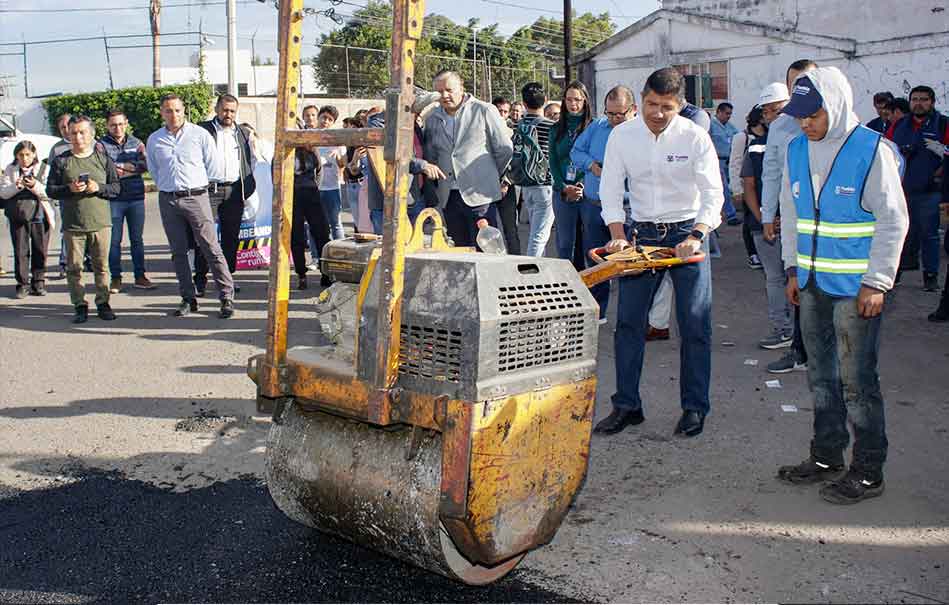 Cuadrillas de trabajadores inician segunda etapa de bacheo en la capital