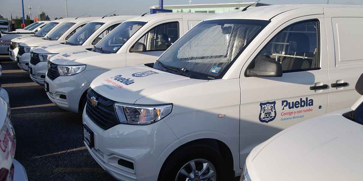 Dependencias municipales recibieron 75 autos oficiales para acercar servicios a poblanos