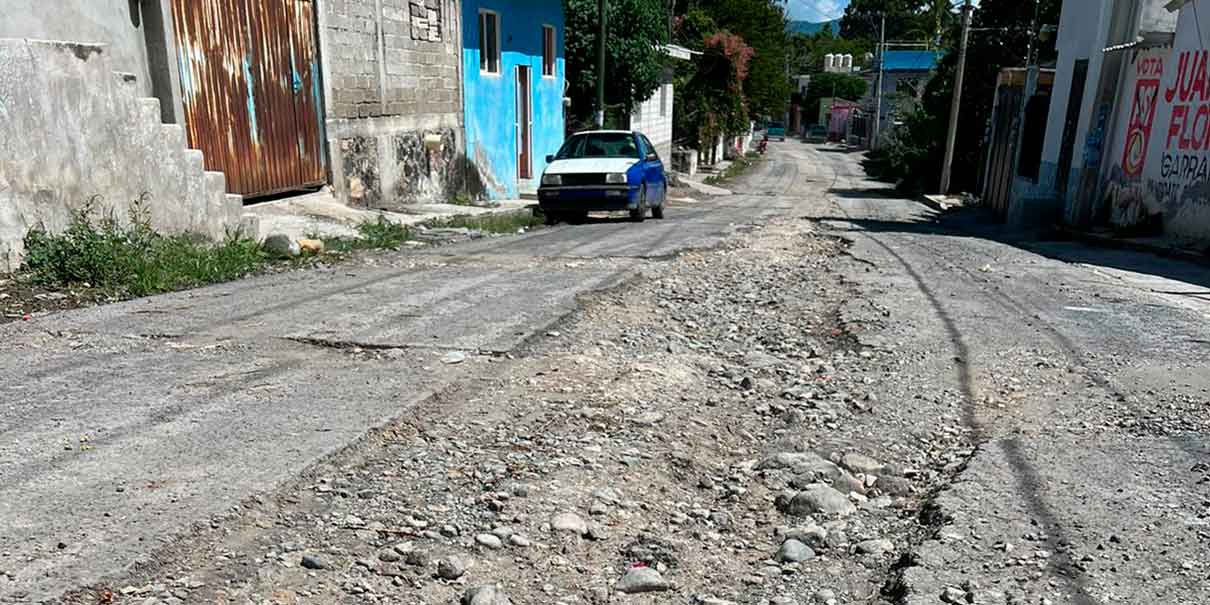 Edil de Tilapa abandona obras y perjudica al transporte, habitantes y comercios