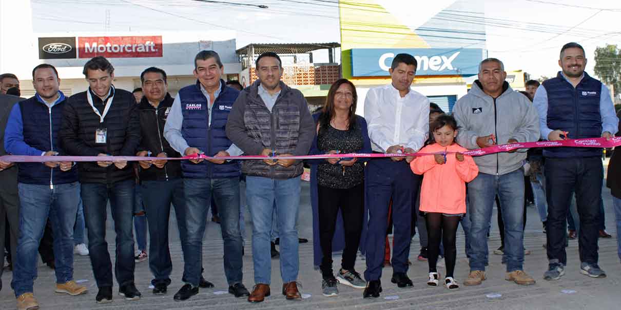 Eduardo Rivera entregó nueva calle Los Pinos; beneficia a dos colonias