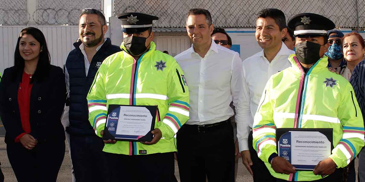 Eduardo Rivera entregó renovada la calle 16 Oriente a los habitantes de la zona