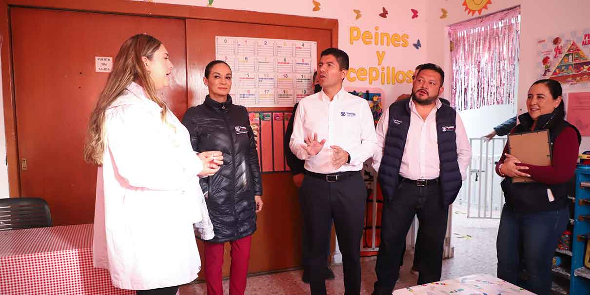 Eduardo Rivera entrega apoyos a usuarias de Estancia Infantil