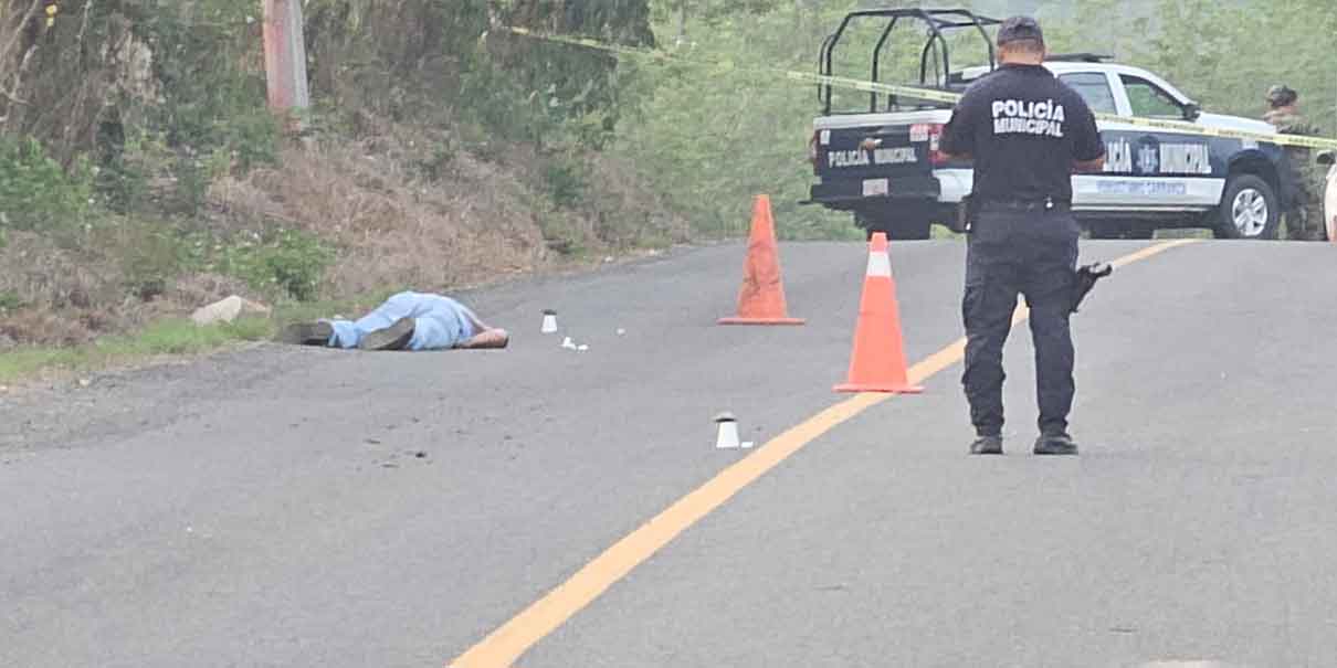 Hallan cadáver con disparos en tramo carretero de Venustiano Carranza