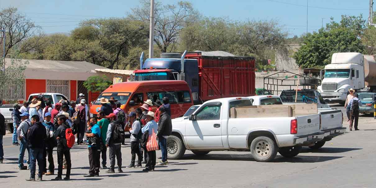 En diálogo en Coyomeapan se cumplirán solicitudes que estén dentro de la ley