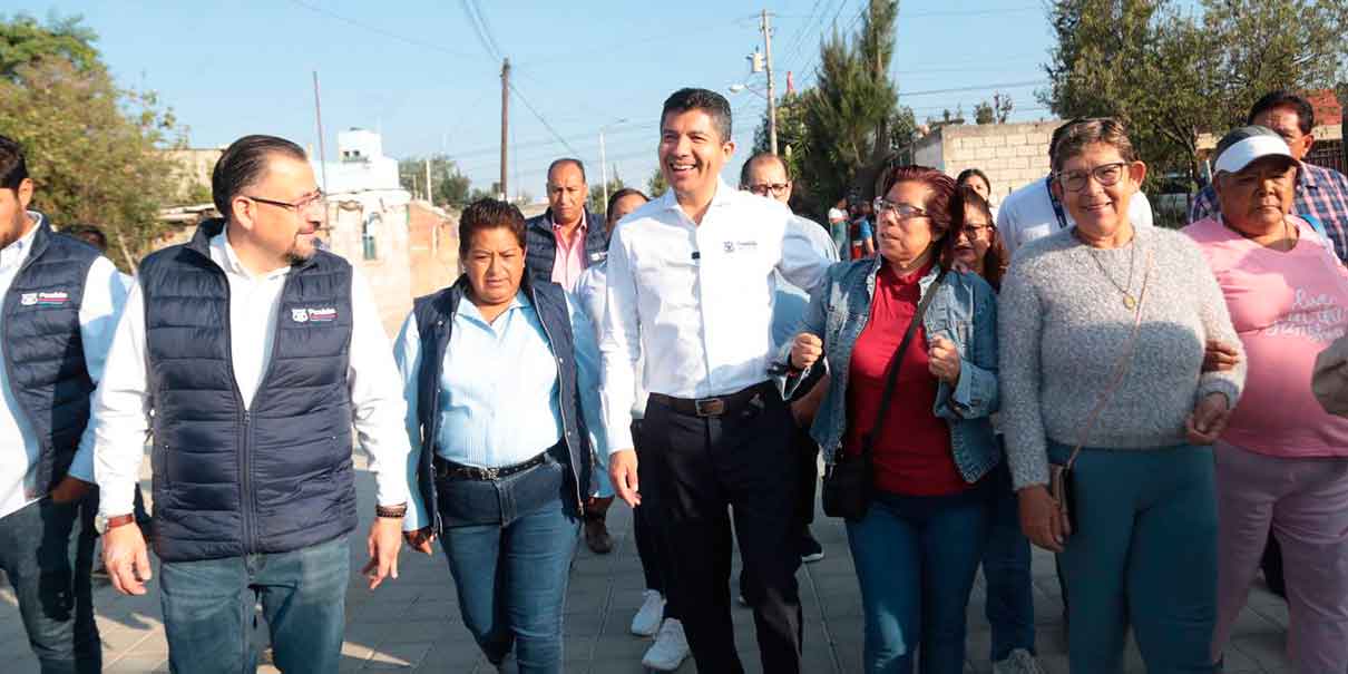 Entrega simultánea de 8 nuevas calles en colonias de Puebla2.jpg