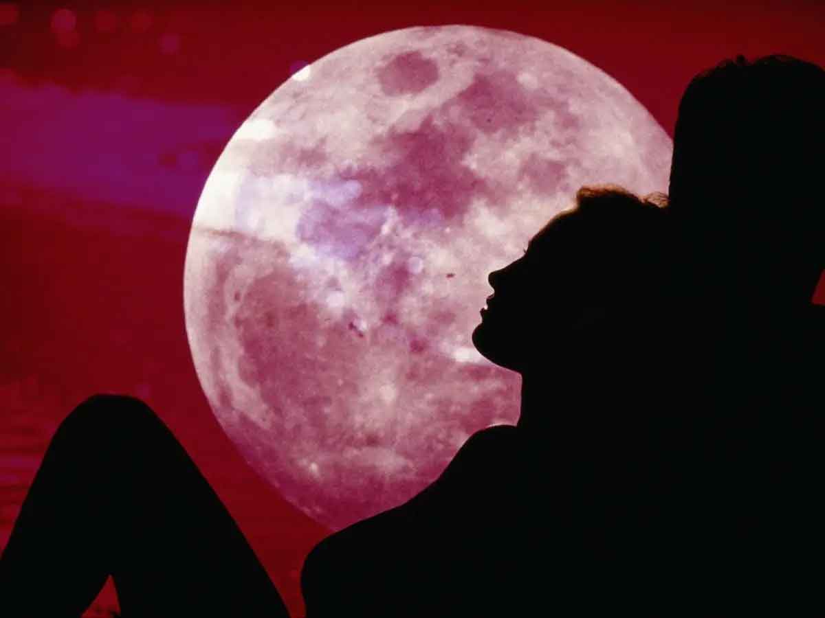 Espectacular Luna Rosa esta noche 12 de abril