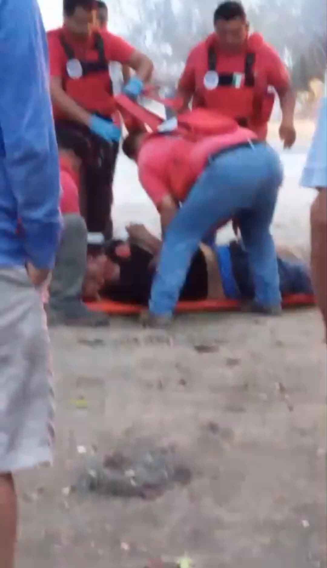 Explosión tras choque entre torton y tráiler cobra una vida en la Pachuca-Tuxpan