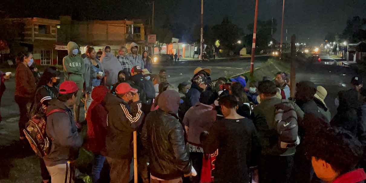 Fracasó desalojo de la carretera federal a Huejotzingo; usaban a niños y abues como escudo