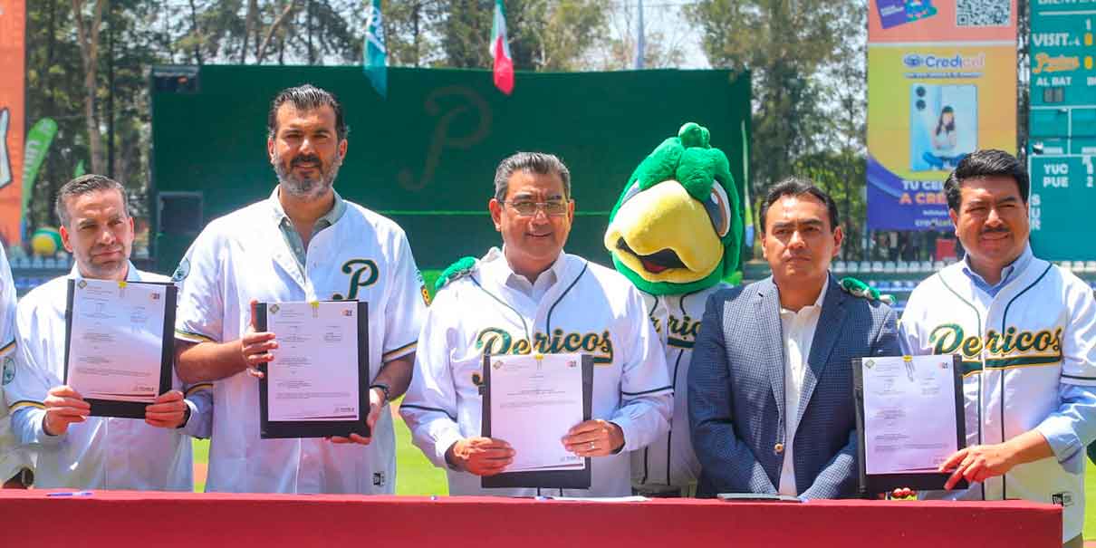 Firma Céspedes con Pericos la concesión por 15 años el estadio de béisbol Hermanos Serdán