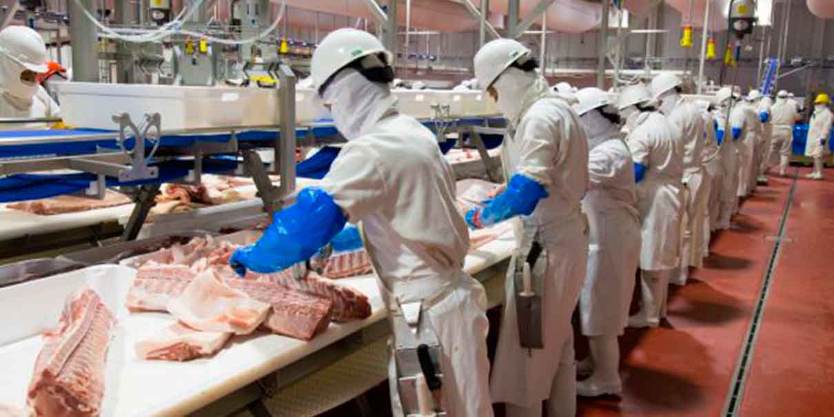 Cumple Granjas Carroll 15 años donando carne al DIF Puebla