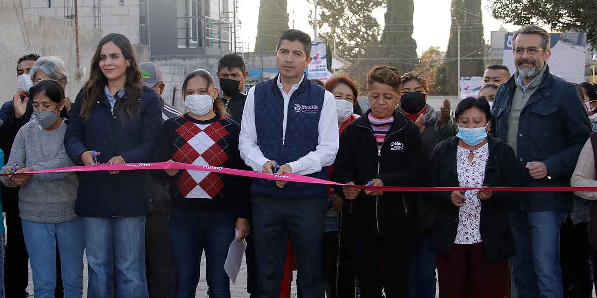 Habitantes del sur de Puebla reciben 3 calles pavimentadas; se invirtieron 1.7 mdp