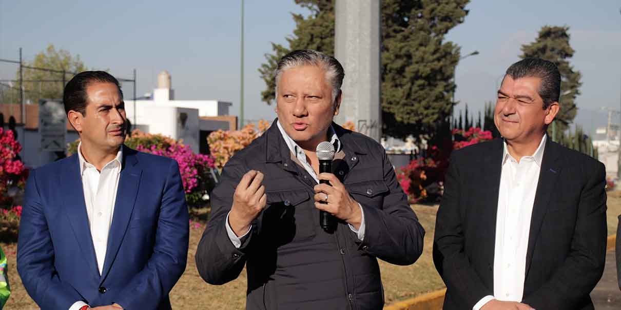 IP y Eduardo Rivera entregaron calle en Bosques de San Sebastián