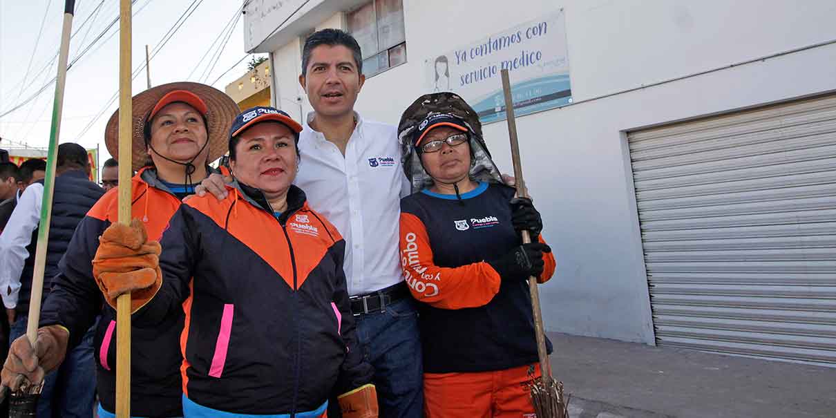 Inicia Eduardo Rivera la jornada de limpieza en tres colonias de la capital poblana